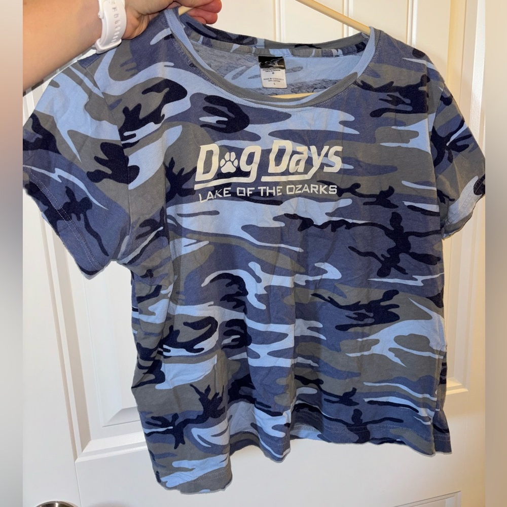 Dog Days Lake of the Ozarks Blue Camo Tee Size Large